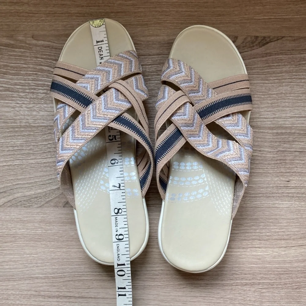 Two pairs of slide in sandals blue tan 7 -7,5